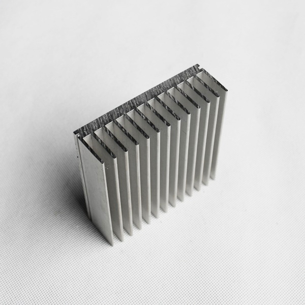 �߱��X�X�Ͳ�ɢ������ɢ��Ƭ