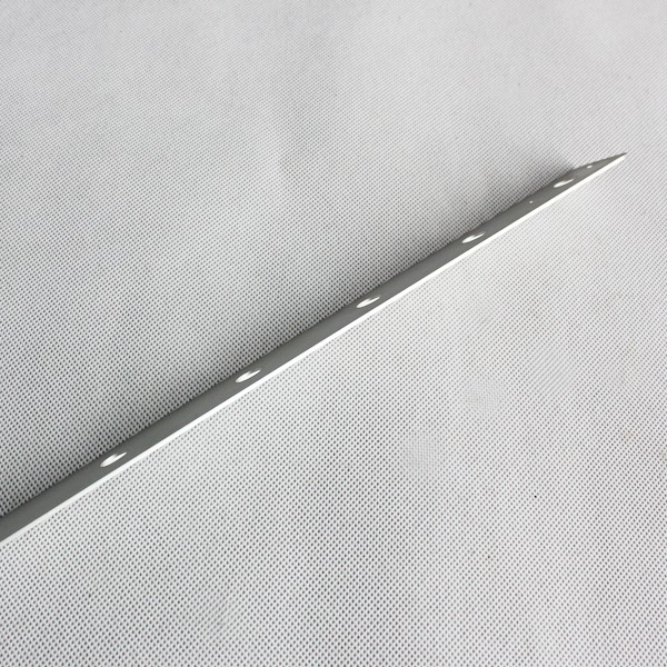 片狀鋁型材沖孔加工2