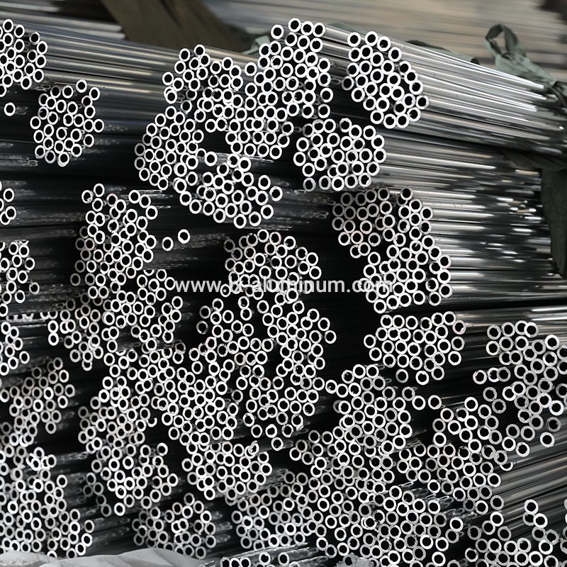 С�ڏ��X��